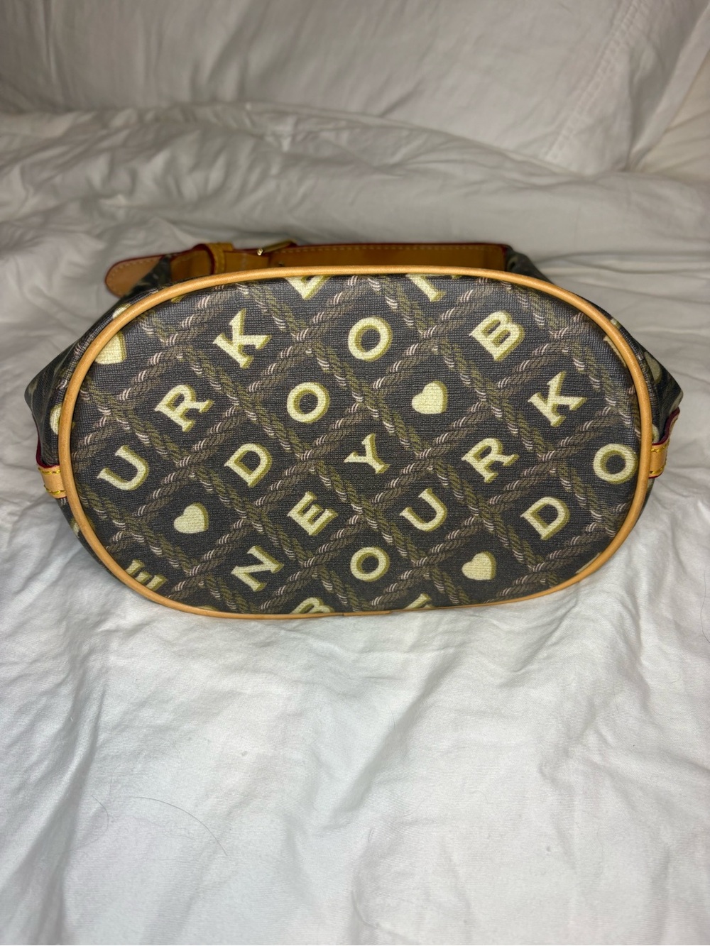 Dooney & Bourke Signature Bucket Shoulder Bag Coated Canvas. With Heart Charm - Picture 7 of 12